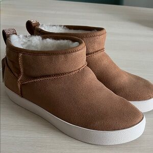 New (6) Woman Skechers Strand Star-Warm Shimmer Sneaker bootie Shoes 185340
